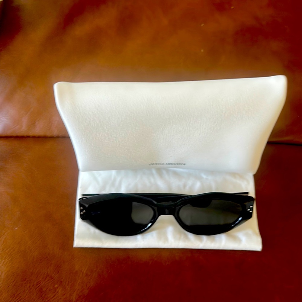 Gentle Monster | Unisex Studded Street Style Cat Eye Glasses Sunglasses